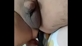 Chica tv jugando con lencer&iacute_a