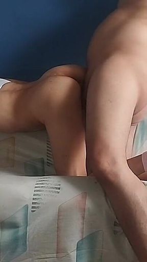 La Perra En 4 Patas Recibiendo Mi Verga a Pelo