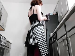 POV ur femboy bf makes u french toast and likes u