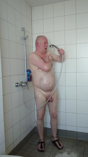 Erotic Showers in Birkenstocks