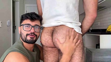 MARCOS GOIANO - FODENDO COM O VIZINHO TESUDO - PELUDO COM UMA BUNDA LINDA FODEU O GOIANO - SEXO GAY SEM CAMISINHA - MEU VIZINHO FODEU MINHA BUNDA