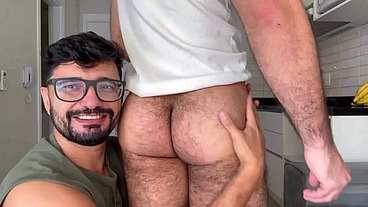 MARCOS GOIANO - FODENDO COM O VIZINHO TESUDO - PELUDO COM UMA BUNDA LINDA FODEU O GOIANO - SEXO GAY SEM CAMISINHA - MEU VIZINHO FODEU MINHA BUNDA