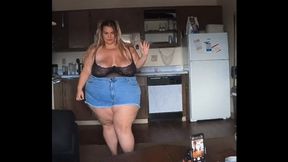 BBW Poses For Camera