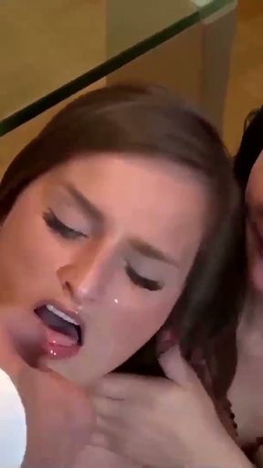 Gruppensex mit 2 alten Typen   Clip 1