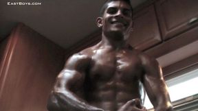 Fabricio is oily as fuck and his abs are gorgeous