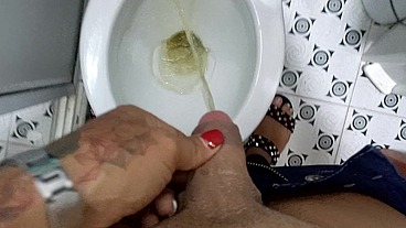 TS Angelique - I'm peeing and cum in my bathroom