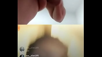 Hace en vivo por Instagram y ense&ntilde_a las tetas