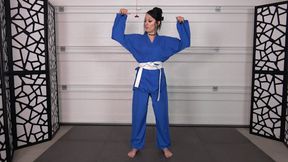 DAHLIA'S STRONG KARATE HANDS (4K)