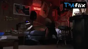 Lesbian scene with Kristy Swanson in 'Higher Learning