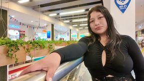 Encontr&eacute_ a Valentina en el centro comercial