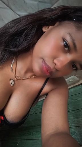 Between Desire and Temptation. I'm Not Thinking About It so Much, Just Look at Me