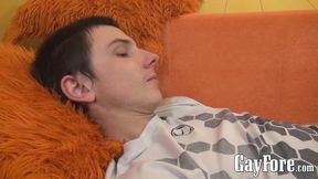 Twink decides to jerk off on cam and play with his foreskin