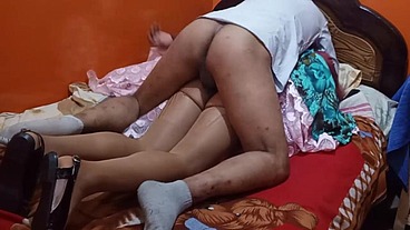 Dominando a un femboy sumiso que no pudo resistirse