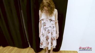 Cute Hottie Luna Parish Shows How To Give A BJ Like A Pro!