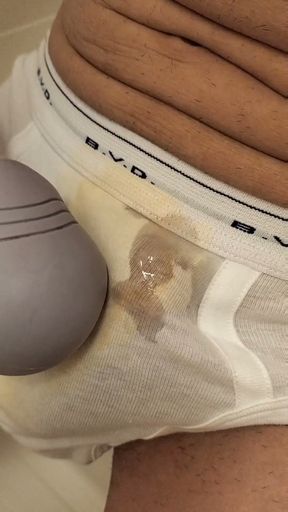 - Change the title, ejaculate (7th time) using an electric massage machine, and continue to sprinkle semen in white&hellip;   Clip 2