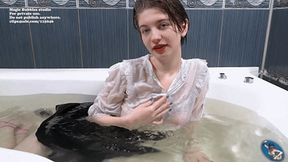 Sena_Schoolgirl and balloon in the bathtub 720