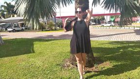 raquel tirou a calcinha dentro do restaurante e comecou se masturbar em publico