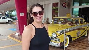 raquel tirou a calcinha dentro do restaurante e comecou se masturbar em publico