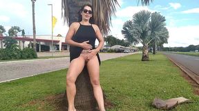 raquel tirou a calcinha dentro do restaurante e comecou se masturbar em publico