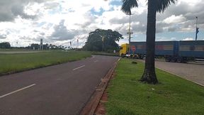 raquel tirou a calcinha dentro do restaurante e comecou se masturbar em publico