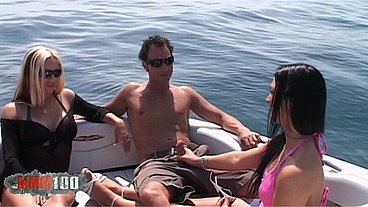2 slut getting banged in a boat