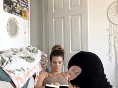 Amateur Foot Fetish Girlfriend Sucks and gives a Footjob