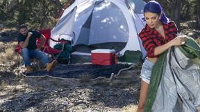 ”Transsexual hiker Foxxy having outdoor assfucking”