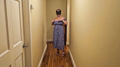 Curvy milf shows off her big tits in homemade clip