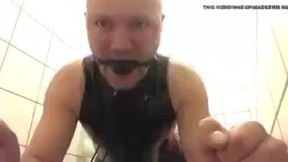 LaTExAndy fucks work shoe in the public toilet
