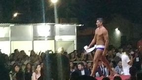 Mister passando pau em geral no desfile