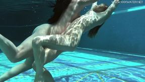 Underwater Show featuring Jessica Lincoln and Lindsey Cruz's pornstar video