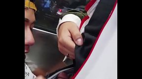 Gay afeminado disfruta chuparme la verga en el vag&oacute_n