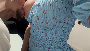 Gozei dando de frente pro pauzudo. Minha porra saiu tão grossa! Estava a dias sem gozar. Ele chupa meu peito como ninguém!