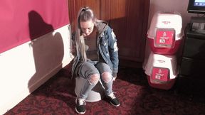 Sophie Goes To The Toilet