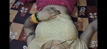 Hit Bhabhi Ki Saari Uthake Chudai Kari Video Hindi Audio