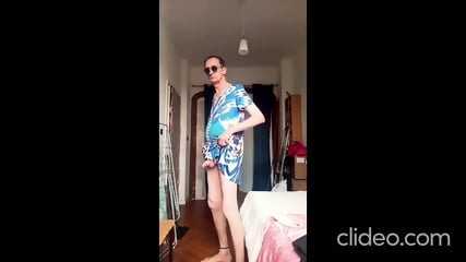 Crossdressing With Sunglasses Or Mask