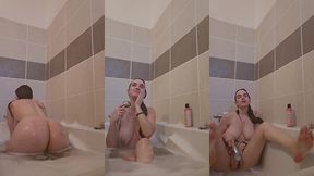 comme on m a redemandee des videos bain, je vous ai sorti  la mere noel ...