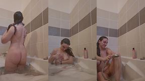 comme on m a redemandee des videos bain, je vous ai sorti  la mere noel ...