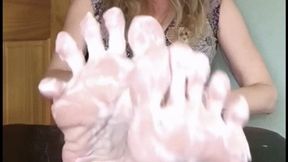 MESSY FOOT LOVE