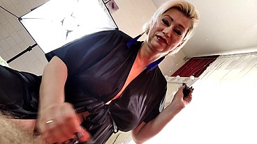 An adult Girl and a Dick .!. (Aimee Hot MILF, aka AimeeParadise).