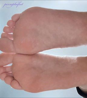 pov: i'm a giantess coming to crush you...
