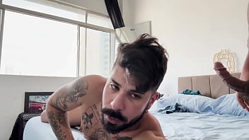 SENDO ARROMBADO PELO BOY PARRUDO E PENTELHUDO