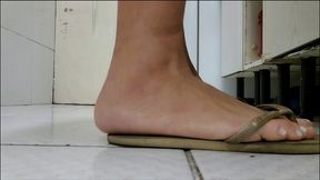 Paula's feet in FLIP FLOPS