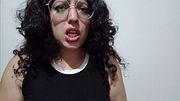 Joi- te encuentro oliendo la tanga de la vecina
