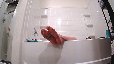 § Daddy wants my feet