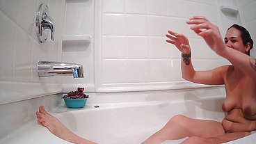 § Daddy wants my feet