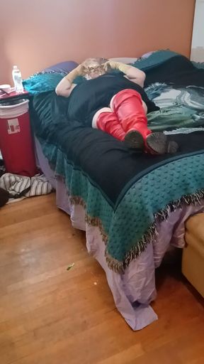 BBW Bat Girl Masturbates for You with Her Golden Gloves on!