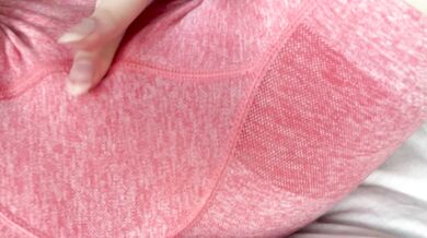 Brunette beauty fingering in tight yoga shorts when her snitchass parents aren’t home