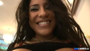 queen jenaveve show her house