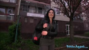 Nervous cheating girlfriend has real and risky outdoor sex